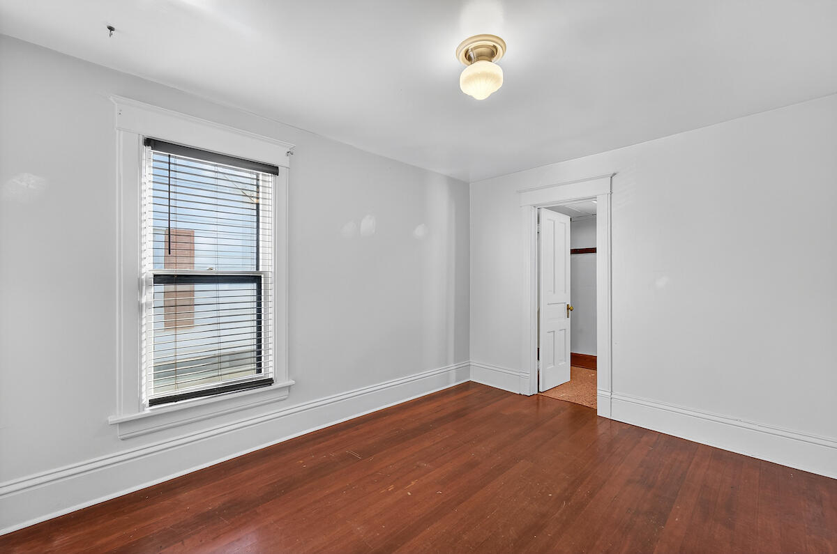 2423 Hansen Avenue Racine, WI 53405 - Photo 17 of 20 Bedroom 2