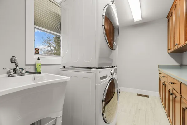 $955,000 | 21375 Little Meadow Lane, Redding, CA 96002