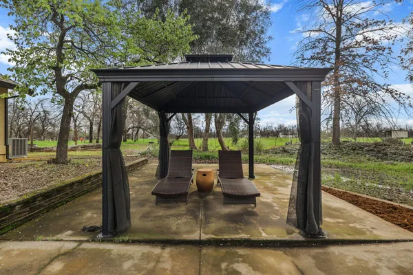 $955,000 | 21375 Little Meadow Lane, Redding, CA 96002