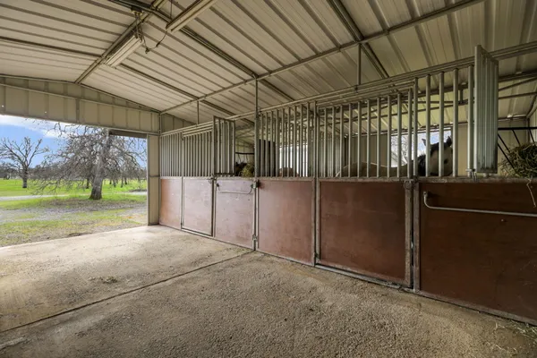 $955,000 | 21375 Little Meadow Lane, Redding, CA 96002