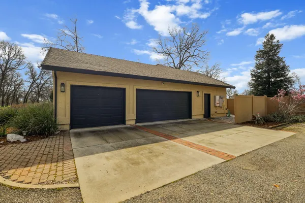 $955,000 | 21375 Little Meadow Lane, Redding, CA 96002