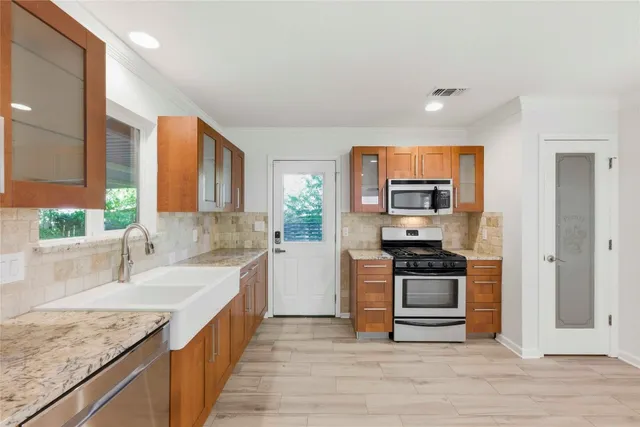 $3,500 | 117 La Vista Street, Austin, TX 78704