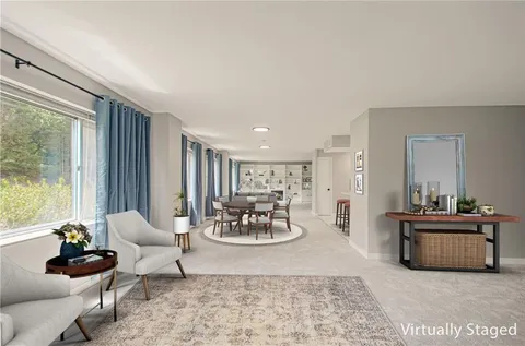 $304,950 | 4550 Warwick Boulevard, Unit 210211, Kansas City, MO 64111