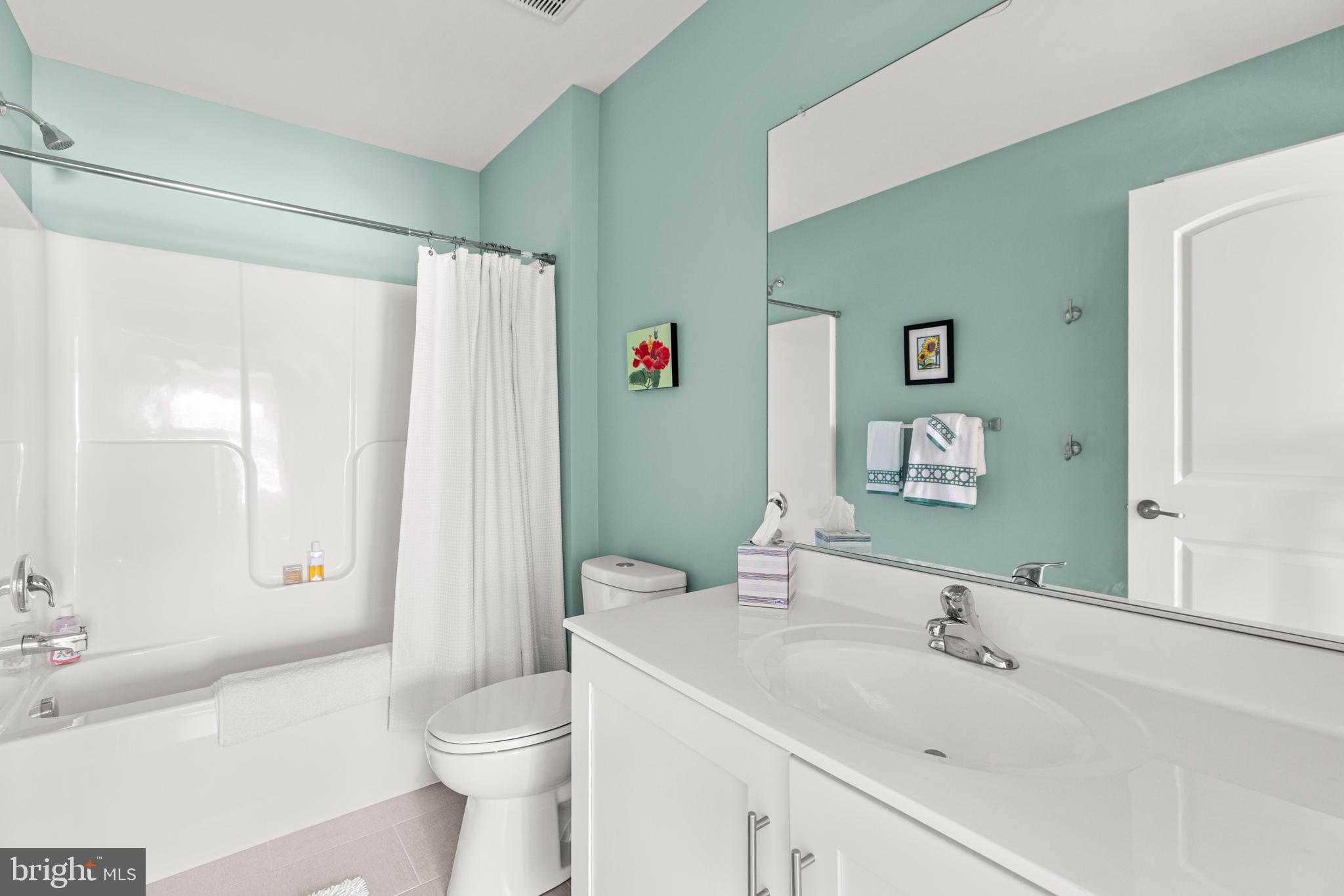 200 Fox Street Milton, DE 19968 - Photo 39 of 57 Guest full bath with tub on second floor