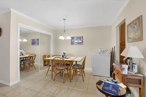 $164,900 | 220 East High Point Court, Unit B, Delray Beach, FL 33445