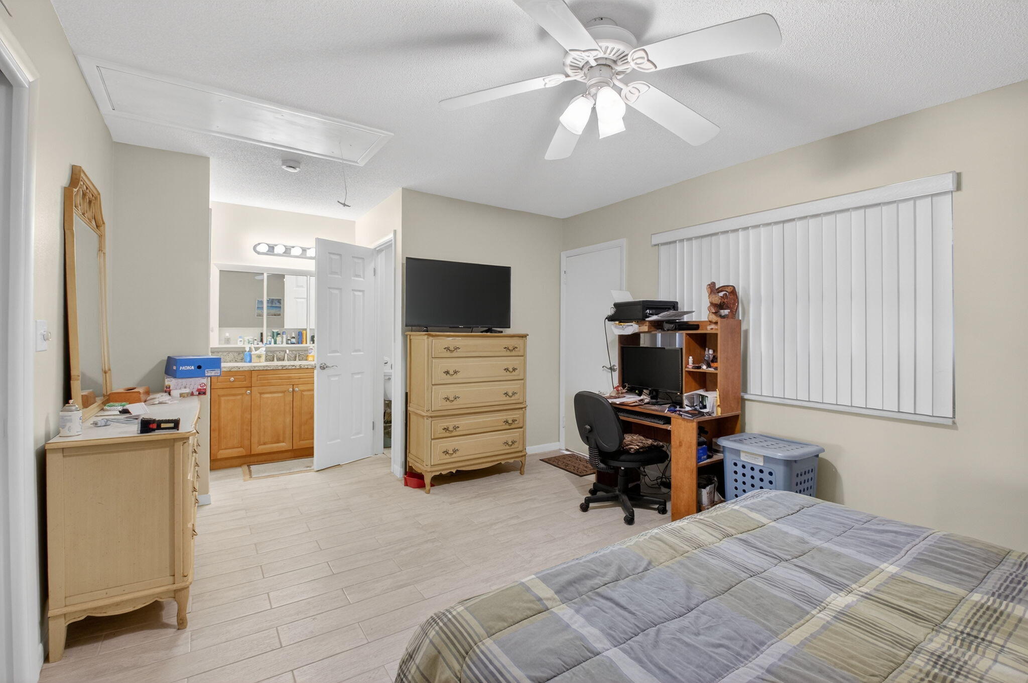 220 East High Point Court, Unit B Delray Beach, FL 33445 - Photo 13 of 20 16-web-or-mls-DSC_3974
