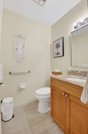 $164,900 | 220 East High Point Court, Unit B, Delray Beach, FL 33445