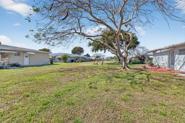$164,900 | 220 East High Point Court, Unit B, Delray Beach, FL 33445