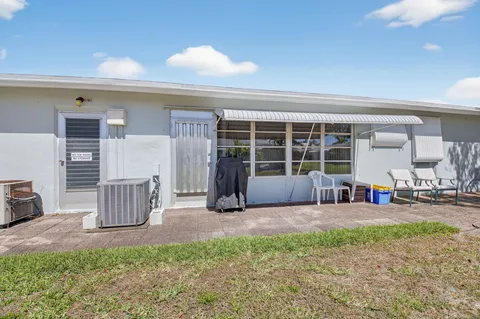 $164,900 | 220 East High Point Court, Unit B, Delray Beach, FL 33445