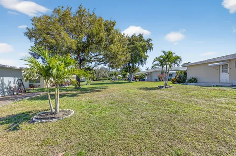 $164,900 | 220 East High Point Court, Unit B, Delray Beach, FL 33445