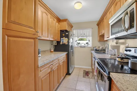 $164,900 | 220 East High Point Court, Unit B, Delray Beach, FL 33445