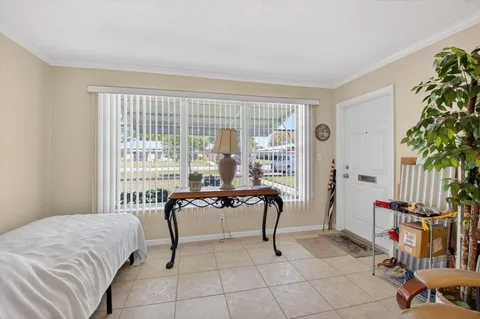 $164,900 | 220 East High Point Court, Unit B, Delray Beach, FL 33445