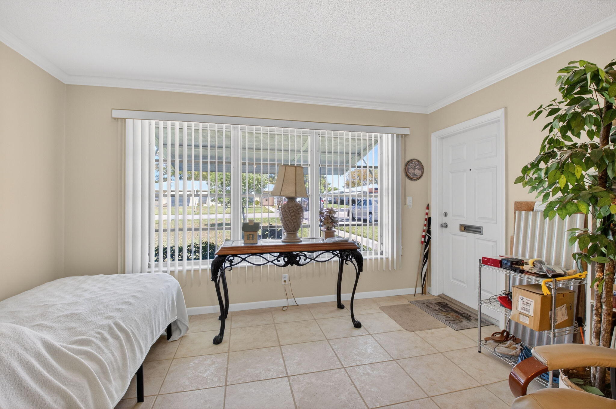 220 East High Point Court, Unit B Delray Beach, FL 33445 - Photo 10 of 20 4-web-or-mls-DSC_3914