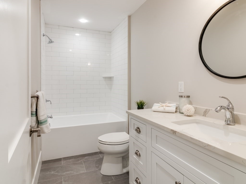 35 Fuller Street, Unit PH Gloucester, MA 01930 - Photo 19 of 40