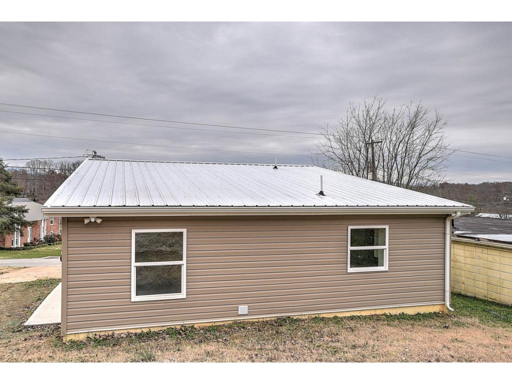1410 West Vann Road Greeneville, TN 37743 - Photo 18 of 21 Photo 18