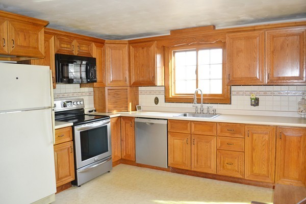 13 Tomaso Road Milford, MA 01757 - Photo 4 of 21 Gallery Image 4
