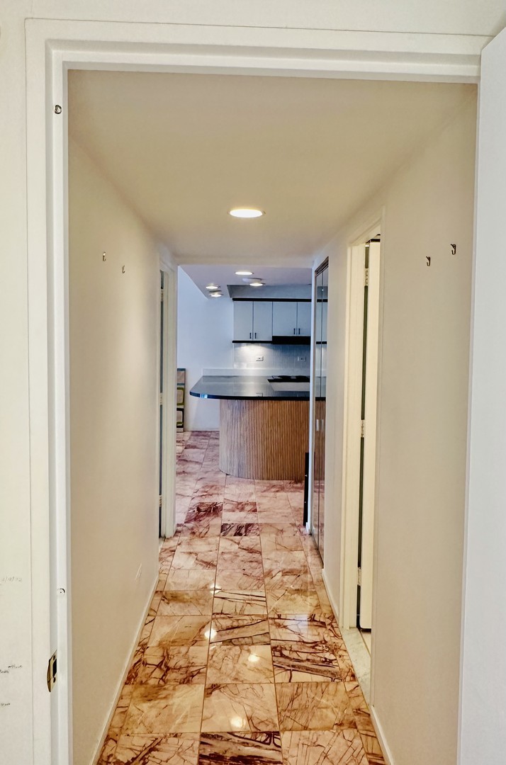 175 East Delaware Place, Unit 4916 Chicago, IL 60611 - Photo 18 of 33