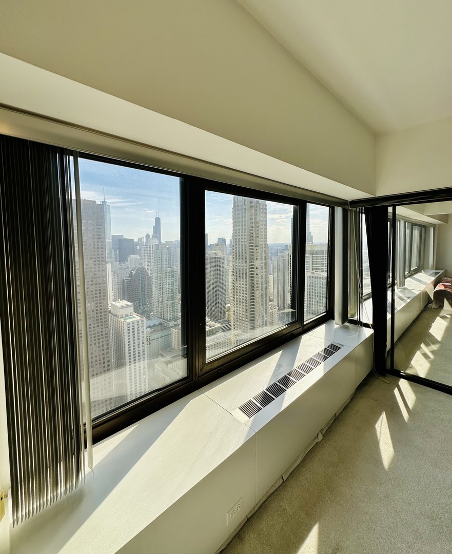 175 East Delaware Place, Unit 4916 Chicago, IL 60611 - Photo 22 of 33