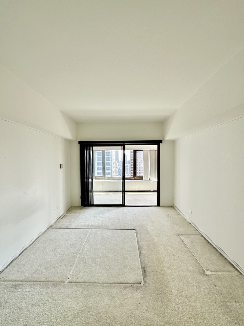 175 East Delaware Place, Unit 4916 Chicago, IL 60611 - Photo 24 of 33