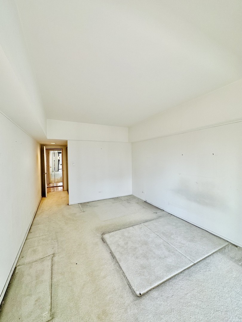 175 East Delaware Place, Unit 4916 Chicago, IL 60611 - Photo 25 of 33