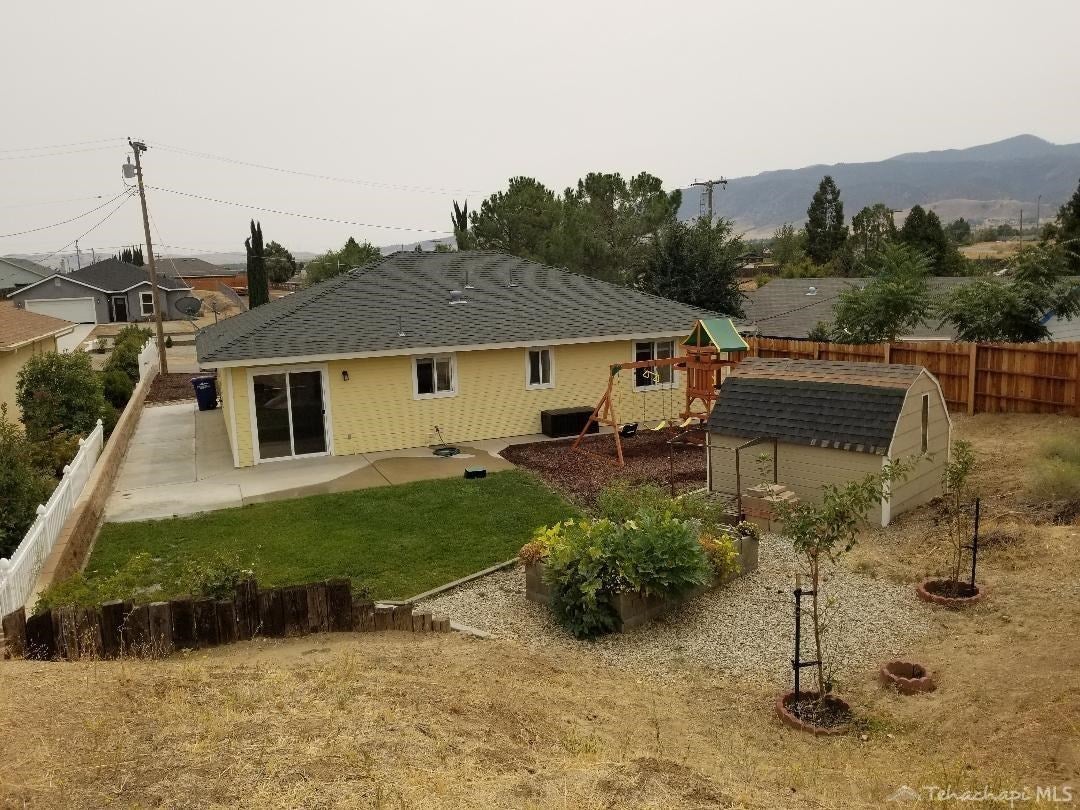 19921 Meadows Road Tehachapi, CA 93561 - Photo 3 of 10 Gallery Image 3