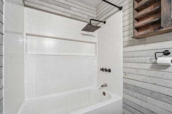 9020 State Rte 207 Mount Sterling, OH 43143 - Photo 22 of 35 Tub