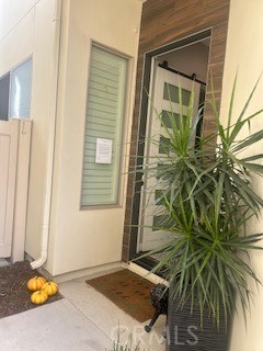 21 Ebb Tide Circle Newport Beach, CA 92663 - Photo 5 of 24 a bedroom with a bed and a window