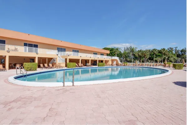 $125,000 | 15496 Lakes Of Delray Boulevard, Unit 206, Delray Beach, FL 33484