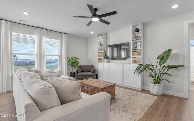 $574,900 | 107 Farmridge Way, Moyock, NC 27958