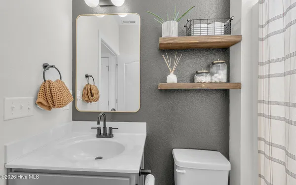 $574,900 | 107 Farmridge Way, Moyock, NC 27958