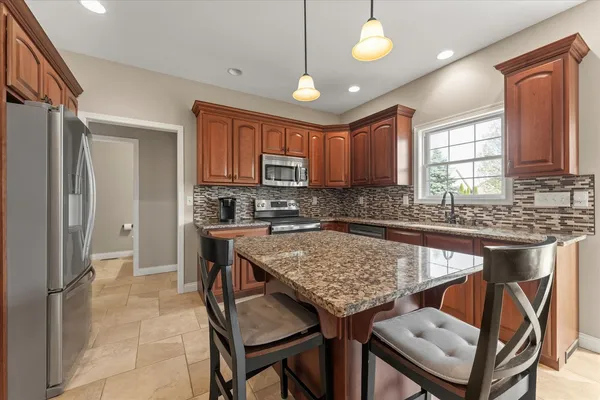 $535,000 | 1108 East White Oak Road, Mahomet, IL 61853