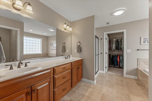 $535,000 | 1108 East White Oak Road, Mahomet, IL 61853