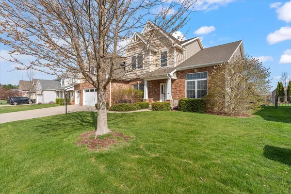 $535,000 | 1108 East White Oak Road, Mahomet, IL 61853