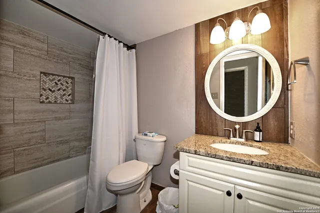 $1,700 | 10819 Crown Vw Drive, San Antonio, TX 78239