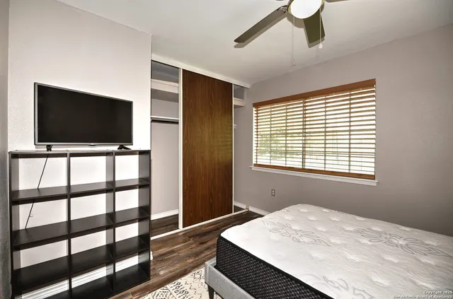 $1,700 | 10819 Crown Vw Drive, San Antonio, TX 78239