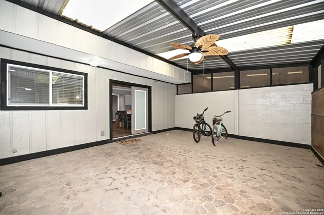 $1,700 | 10819 Crown Vw Drive, San Antonio, TX 78239