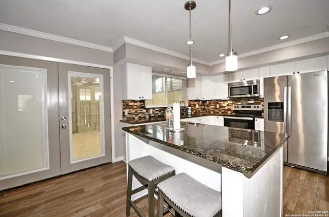 $1,700 | 10819 Crown Vw Drive, San Antonio, TX 78239