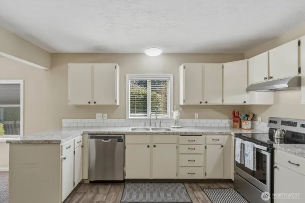 $409,000 | 3805 Pacific Way, Longview, WA 98632