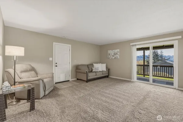 $409,000 | 3805 Pacific Way, Longview, WA 98632