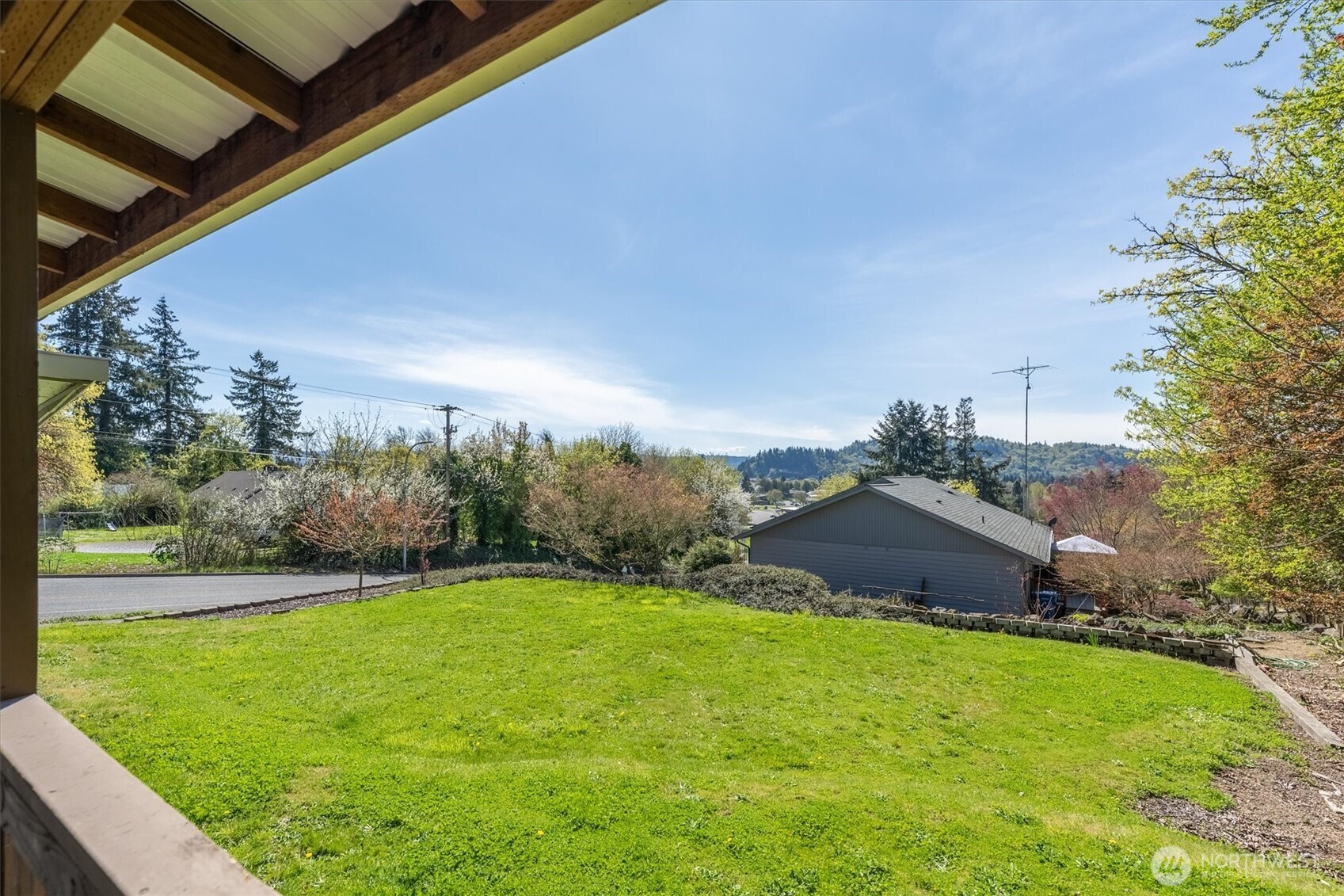 3805 Pacific Way Longview, WA 98632 - Photo 31 of 37 a view of a backyard