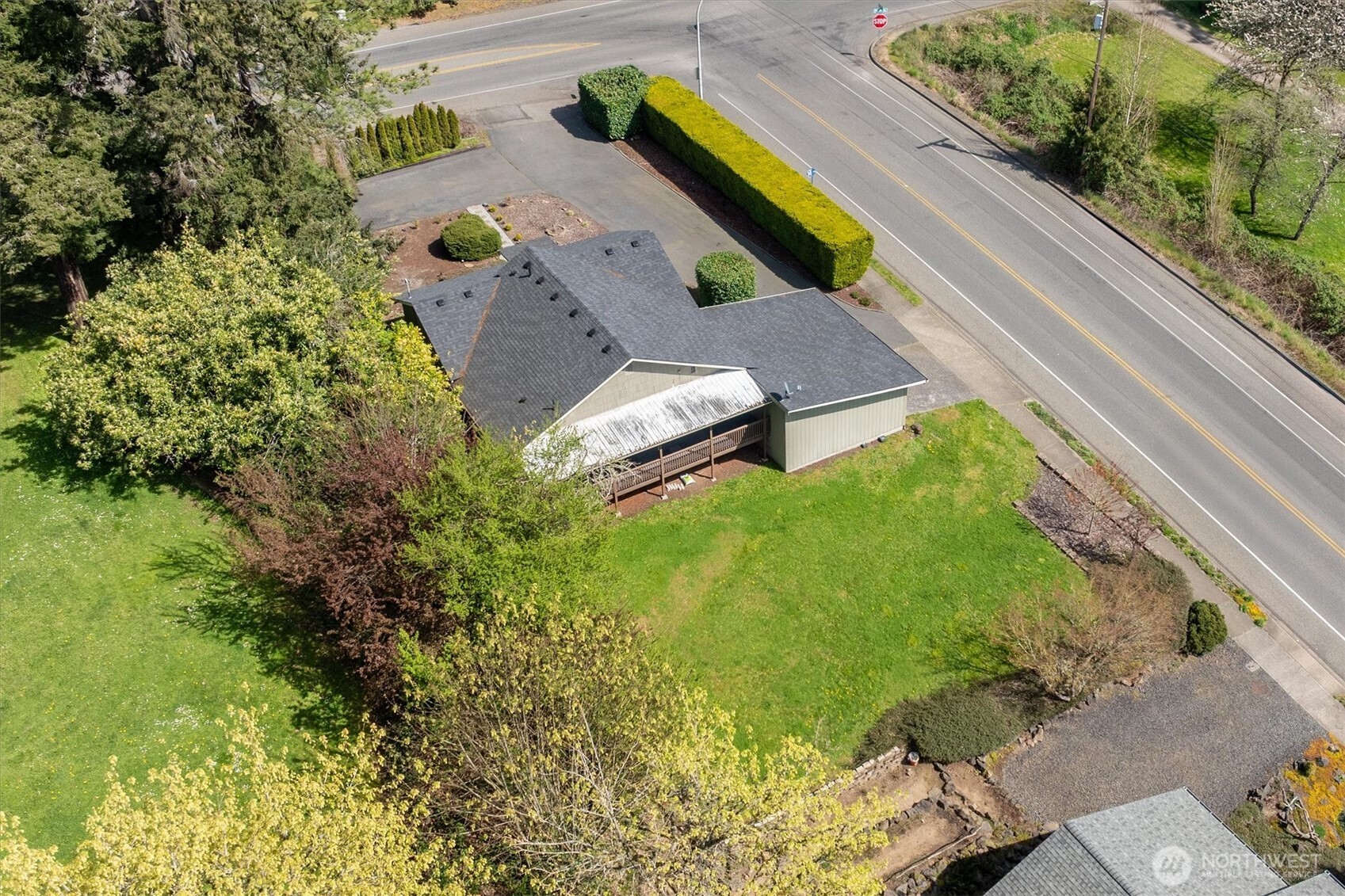 3805 Pacific Way Longview, WA 98632 - Photo 36 of 37 an aerial view of a house with a yard