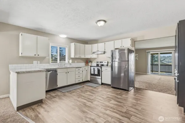 $409,000 | 3805 Pacific Way, Longview, WA 98632