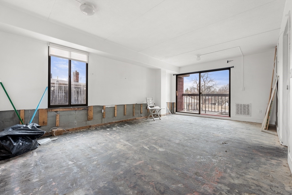 280 Harvard Street, Unit 4D Cambridge, MA 02139 - Photo 4 of 19