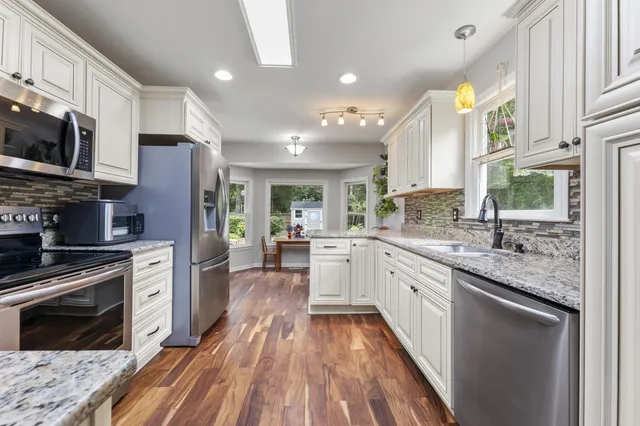 $612,500 | 124 Brandywine Drive, Summerville, SC 29485