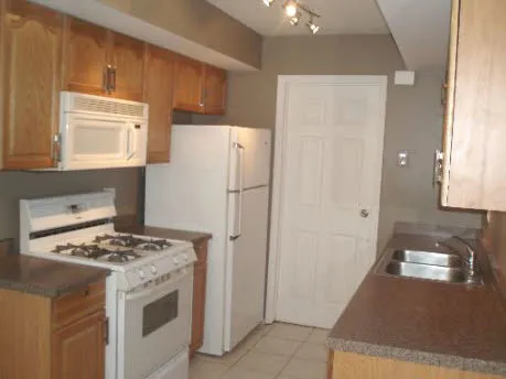 $2,000 | 327 Carthage Court, Unit D, Bloomingdale, IL 60108