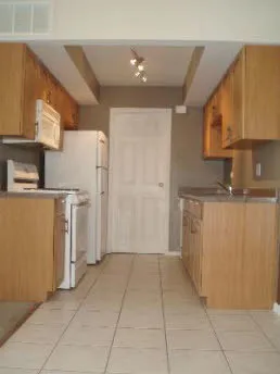 $2,000 | 327 Carthage Court, Unit D, Bloomingdale, IL 60108