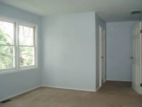 $2,000 | 327 Carthage Court, Unit D, Bloomingdale, IL 60108