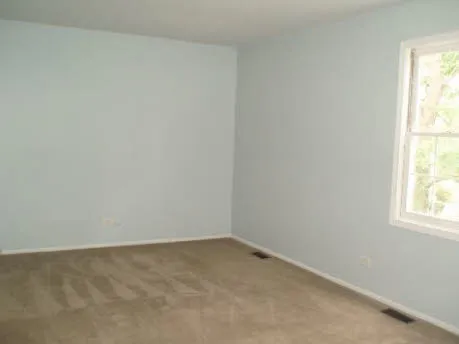 $2,000 | 327 Carthage Court, Unit D, Bloomingdale, IL 60108