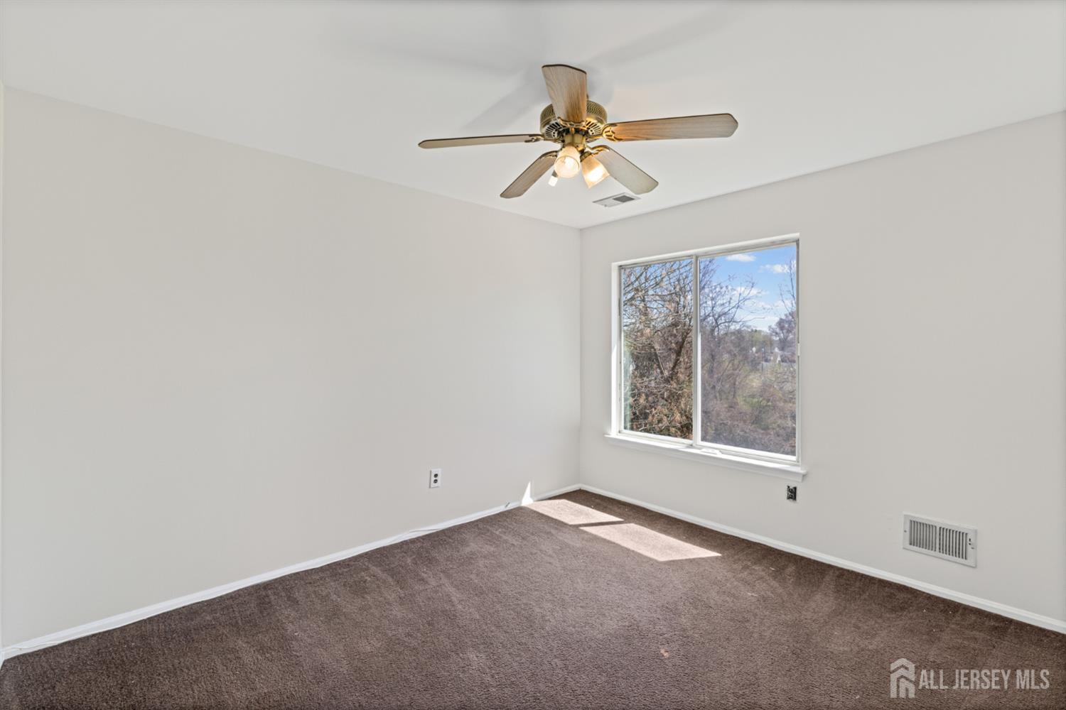 341 Silvia Street Ewing, NJ 08628 - Photo 16 of 28