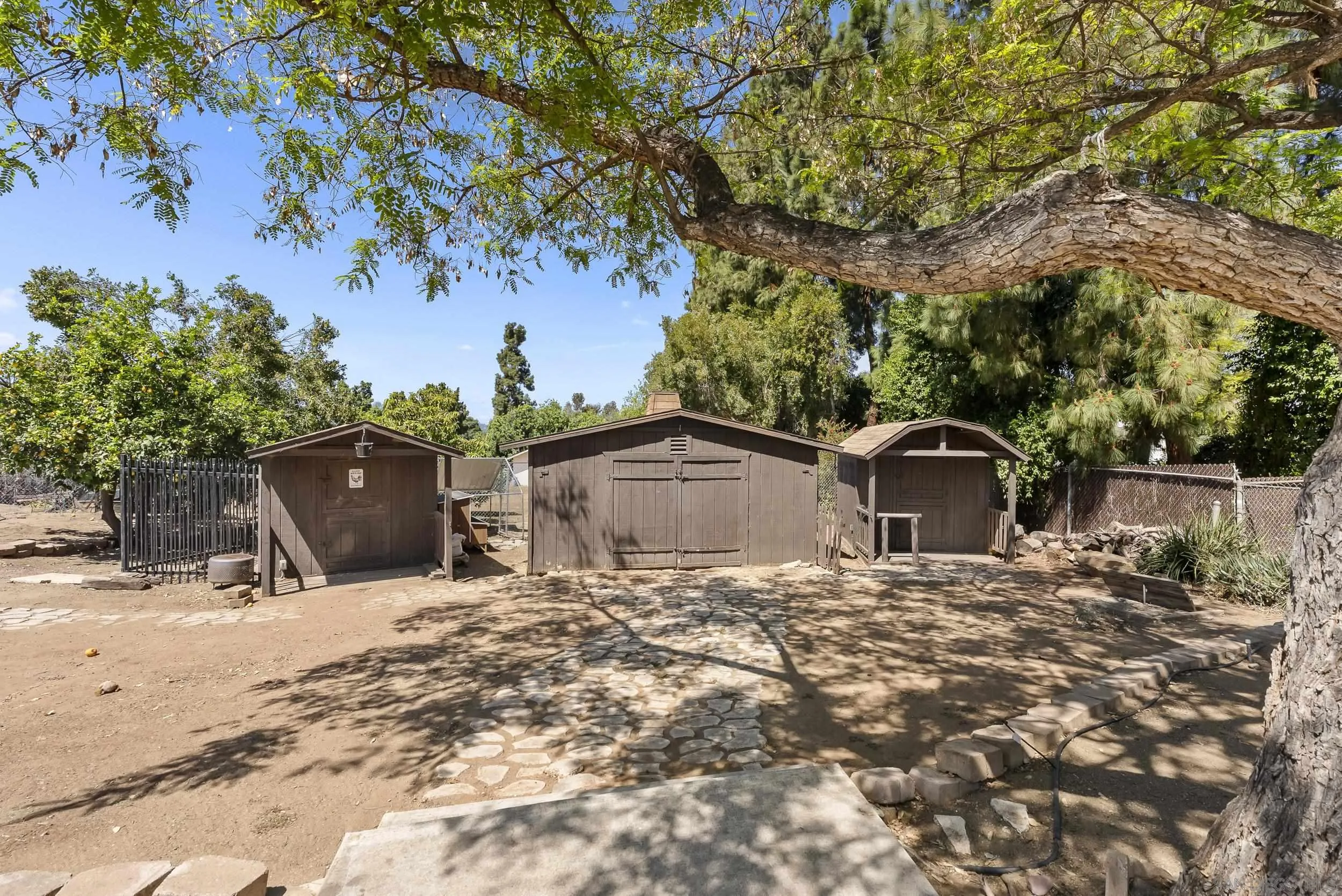 2420 Dehesa Road El Cajon, CA 92019 - Photo 29 of 66